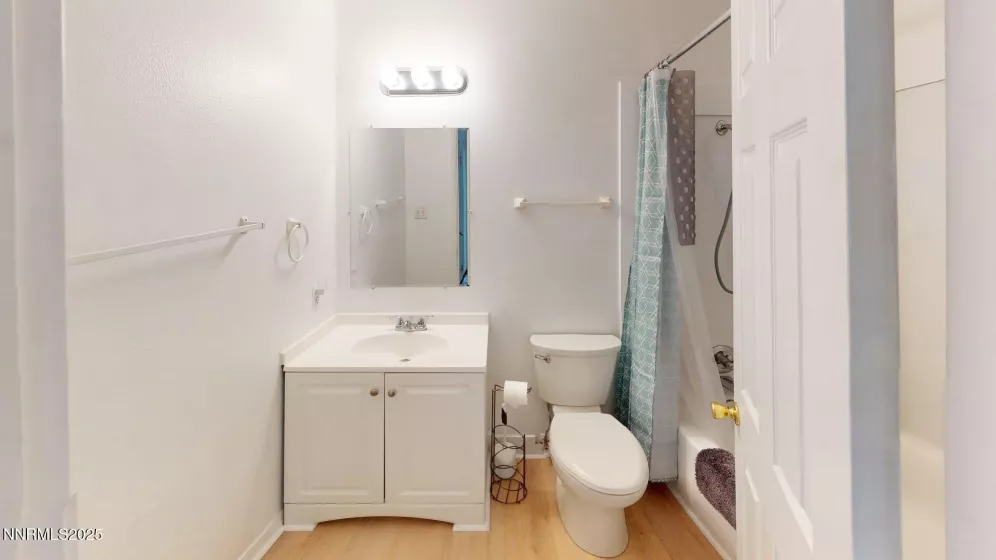 644 Oakwood, Sparks, Nevada 89431, 2 Bedrooms Bedrooms, ,1 BathroomBathrooms,Residential,Residential,Oakwood,250051361