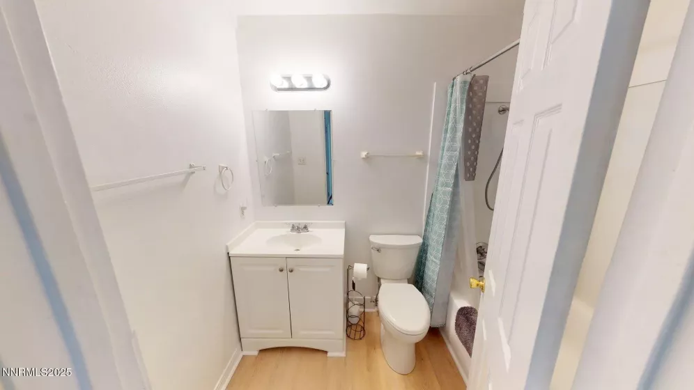 644 Oakwood, Sparks, Nevada 89431, 2 Bedrooms Bedrooms, ,1 BathroomBathrooms,Residential,Residential,Oakwood,250051361