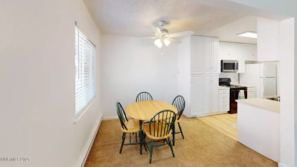 644 Oakwood, Sparks, Nevada 89431, 2 Bedrooms Bedrooms, ,1 BathroomBathrooms,Residential,Residential,Oakwood,250051361