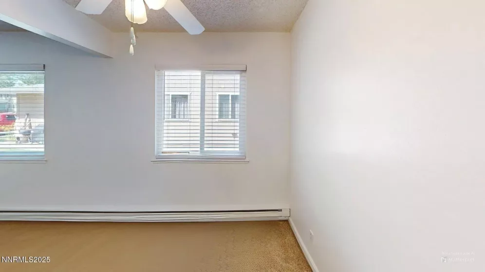 644 Oakwood, Sparks, Nevada 89431, 2 Bedrooms Bedrooms, ,1 BathroomBathrooms,Residential,Residential,Oakwood,250051361