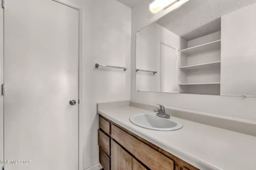 1560 Steven, Sparks, Nevada 89431, 2 Bedrooms Bedrooms, ,2 BathroomsBathrooms,Residential,Residential,Steven,250051372