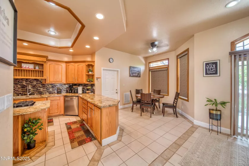 6752 Eagle Wing, Sparks, Nevada 89436, 6 Bedrooms Bedrooms, ,5 BathroomsBathrooms,Residential,Residential,Eagle Wing,250051377