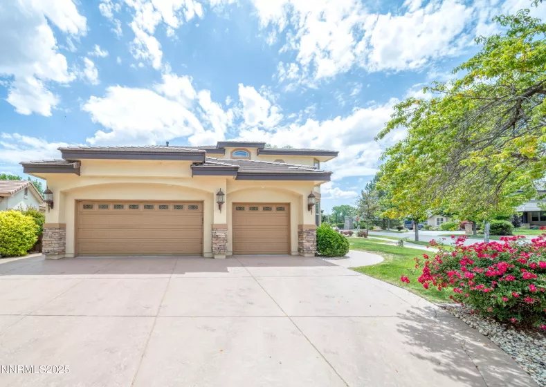 6752 Eagle Wing, Sparks, Nevada 89436, 6 Bedrooms Bedrooms, ,5 BathroomsBathrooms,Residential,Residential,Eagle Wing,250051377