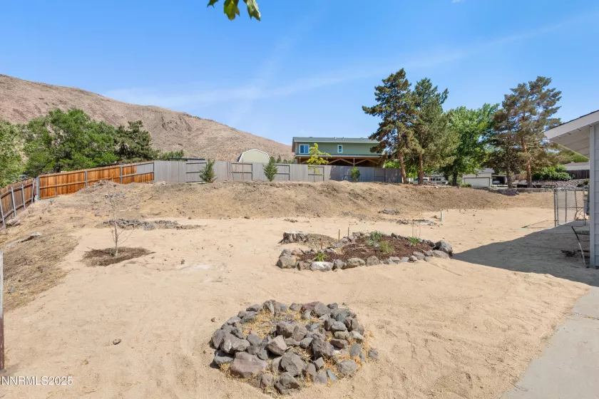 2100 Parkway, Reno, Nevada 89502, 3 Bedrooms Bedrooms, ,2 BathroomsBathrooms,Residential,Residential,Parkway,250051383