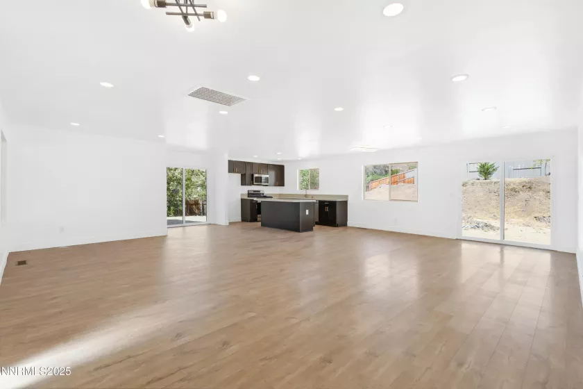 2100 Parkway, Reno, Nevada 89502, 3 Bedrooms Bedrooms, ,2 BathroomsBathrooms,Residential,Residential,Parkway,250051383