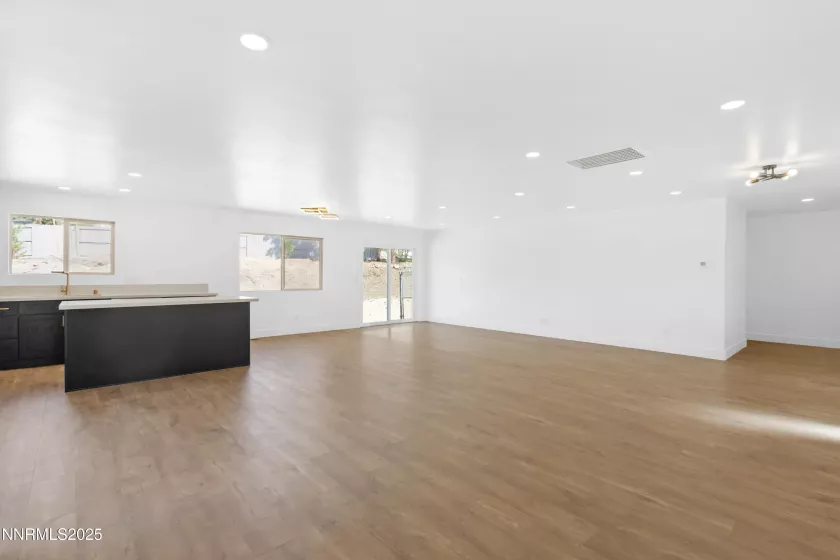 2100 Parkway, Reno, Nevada 89502, 3 Bedrooms Bedrooms, ,2 BathroomsBathrooms,Residential,Residential,Parkway,250051383