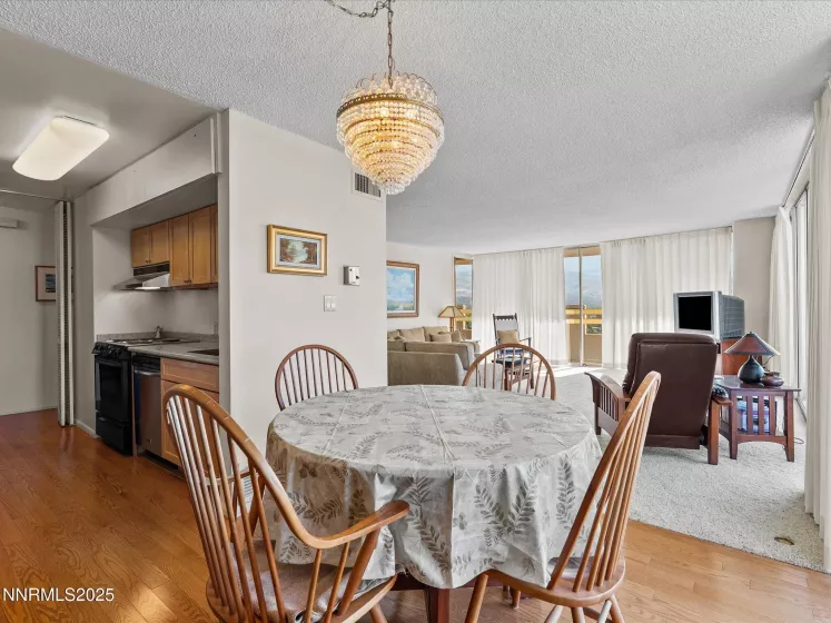 100 Arlington, Reno, Nevada 89501, 2 Bedrooms Bedrooms, ,2 BathroomsBathrooms,Residential,Residential,Arlington,250051385