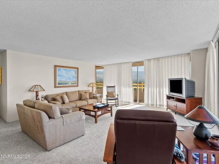 100 Arlington, Reno, Nevada 89501, 2 Bedrooms Bedrooms, ,2 BathroomsBathrooms,Residential,Residential,Arlington,250051385