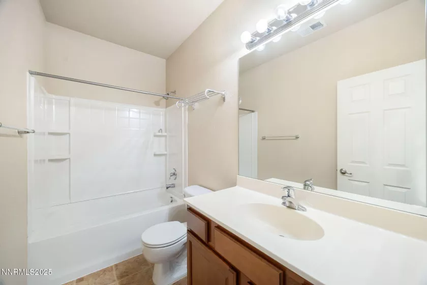 11005 Lamour, Reno, Nevada 89521, 3 Bedrooms Bedrooms, ,3 BathroomsBathrooms,Residential,Residential,Lamour,250051395