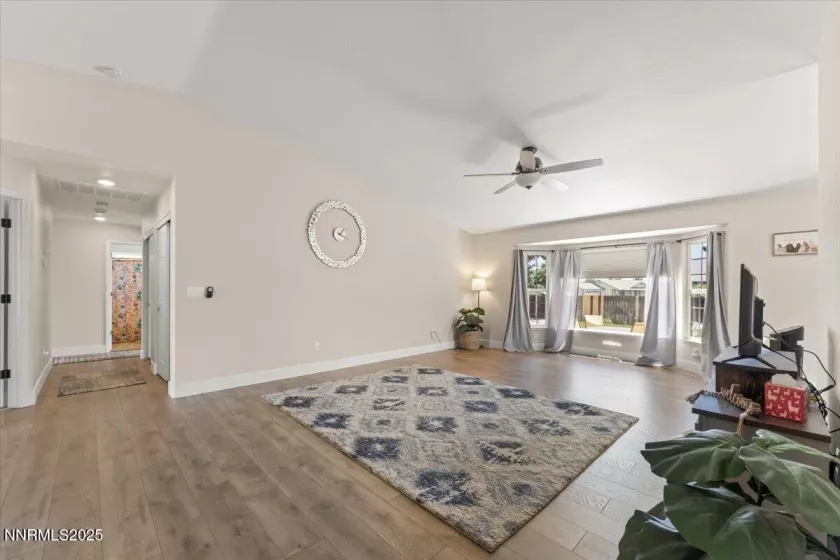 1320 Longspur, Sparks, Nevada 89441, 3 Bedrooms Bedrooms, ,3 BathroomsBathrooms,Residential,Residential,Longspur,250051396