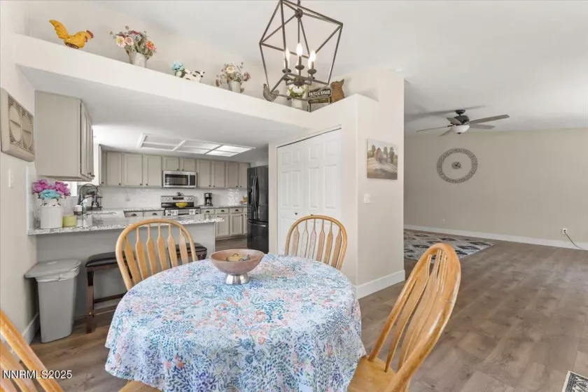 1320 Longspur, Sparks, Nevada 89441, 3 Bedrooms Bedrooms, ,3 BathroomsBathrooms,Residential,Residential,Longspur,250051396