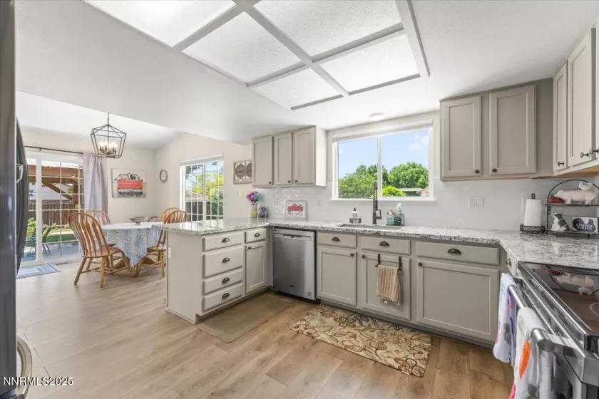 1320 Longspur, Sparks, Nevada 89441, 3 Bedrooms Bedrooms, ,3 BathroomsBathrooms,Residential,Residential,Longspur,250051396