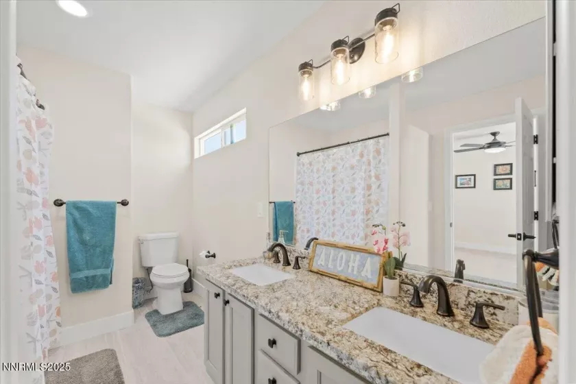 1320 Longspur, Sparks, Nevada 89441, 3 Bedrooms Bedrooms, ,3 BathroomsBathrooms,Residential,Residential,Longspur,250051396