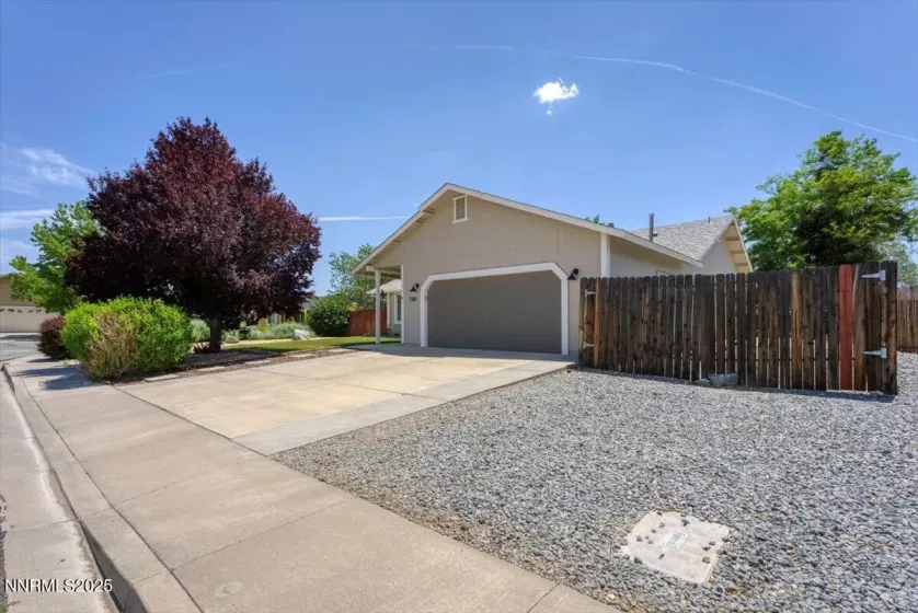 1320 Longspur, Sparks, Nevada 89441, 3 Bedrooms Bedrooms, ,3 BathroomsBathrooms,Residential,Residential,Longspur,250051396
