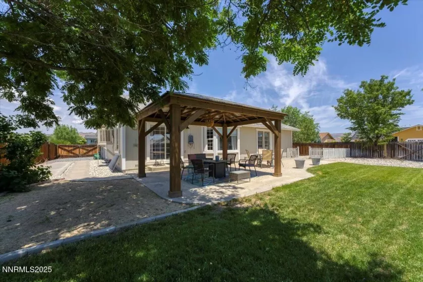 1320 Longspur, Sparks, Nevada 89441, 3 Bedrooms Bedrooms, ,3 BathroomsBathrooms,Residential,Residential,Longspur,250051396