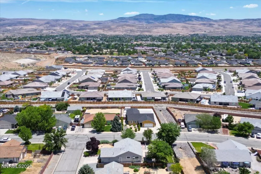 1320 Longspur, Sparks, Nevada 89441, 3 Bedrooms Bedrooms, ,3 BathroomsBathrooms,Residential,Residential,Longspur,250051396