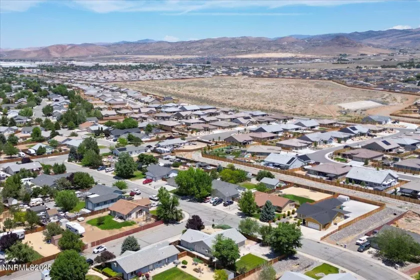 1320 Longspur, Sparks, Nevada 89441, 3 Bedrooms Bedrooms, ,3 BathroomsBathrooms,Residential,Residential,Longspur,250051396