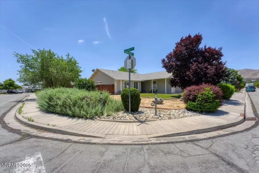 1320 Longspur, Sparks, Nevada 89441, 3 Bedrooms Bedrooms, ,3 BathroomsBathrooms,Residential,Residential,Longspur,250051396
