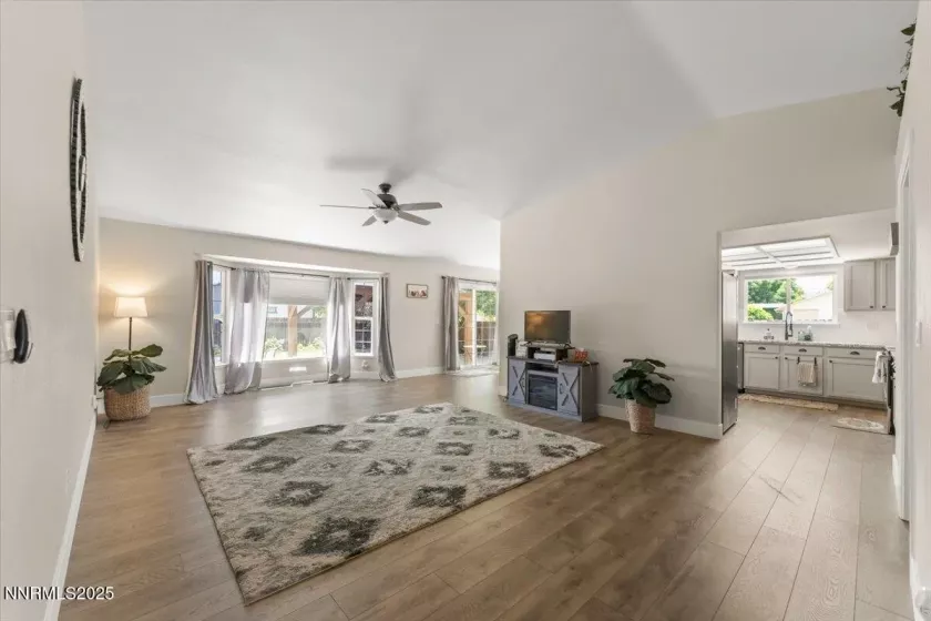 1320 Longspur, Sparks, Nevada 89441, 3 Bedrooms Bedrooms, ,3 BathroomsBathrooms,Residential,Residential,Longspur,250051396