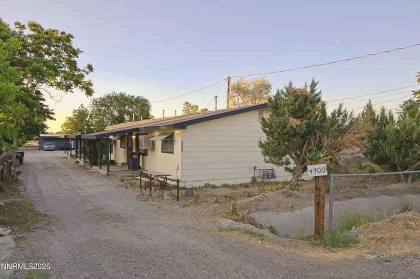 4300 Reno, Fallon, Nevada 89406, ,Residential Income,Residential,Reno,250051401