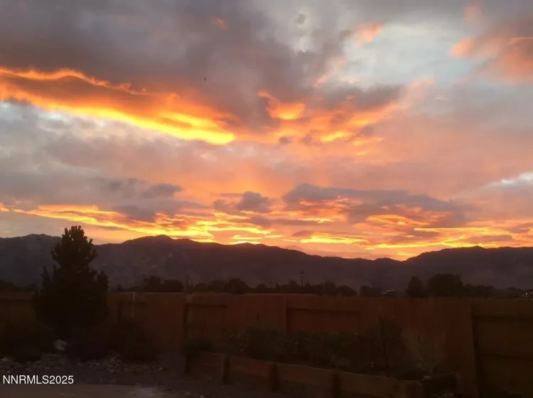 1221 Lasso, Gardnerville, Nevada 89410, 3 Bedrooms Bedrooms, ,3 BathroomsBathrooms,Residential,Residential,Lasso,250051404