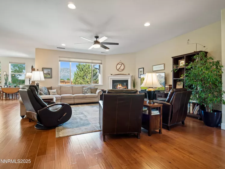 1221 Lasso, Gardnerville, Nevada 89410, 3 Bedrooms Bedrooms, ,3 BathroomsBathrooms,Residential,Residential,Lasso,250051404