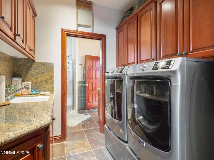 423 Claire, Gardnerville, Nevada 89460, 3 Bedrooms Bedrooms, ,5 BathroomsBathrooms,Residential,Residential,Claire,250051408