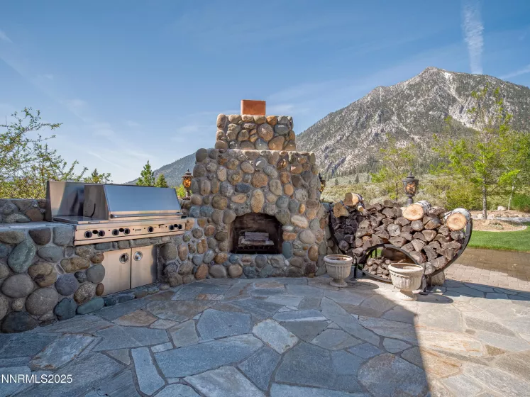 423 Claire, Gardnerville, Nevada 89460, 3 Bedrooms Bedrooms, ,5 BathroomsBathrooms,Residential,Residential,Claire,250051408