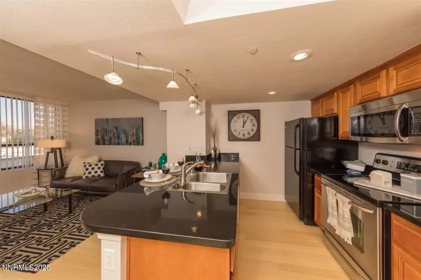 450 Arlington, Reno, Nevada 89503, 1 Bedroom Bedrooms, ,1 BathroomBathrooms,Residential,Residential,Arlington,250051415