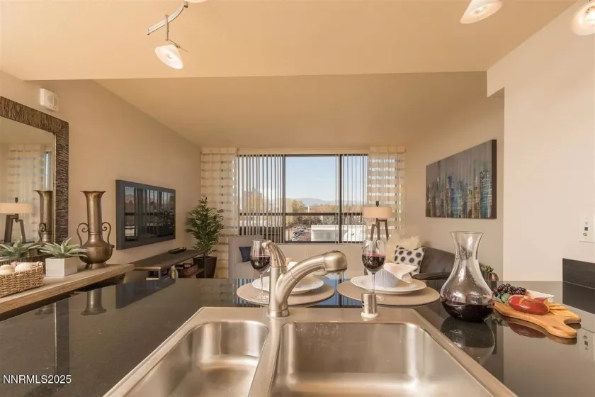 450 Arlington, Reno, Nevada 89503, 1 Bedroom Bedrooms, ,1 BathroomBathrooms,Residential,Residential,Arlington,250051415