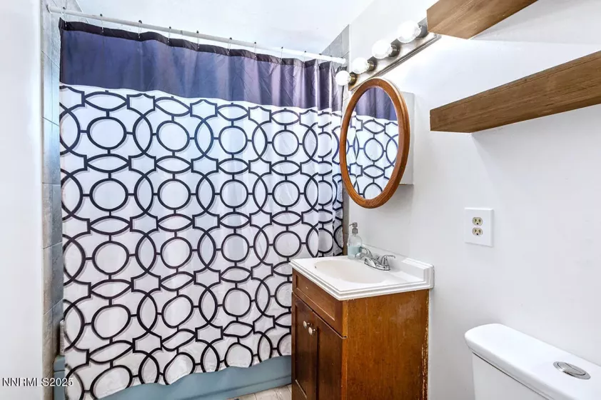 1009 Robinson, Carson City, Nevada 89701, 3 Bedrooms Bedrooms, ,2 BathroomsBathrooms,Residential,Residential,Robinson,250051418