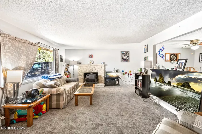 1009 Robinson, Carson City, Nevada 89701, 3 Bedrooms Bedrooms, ,2 BathroomsBathrooms,Residential,Residential,Robinson,250051418