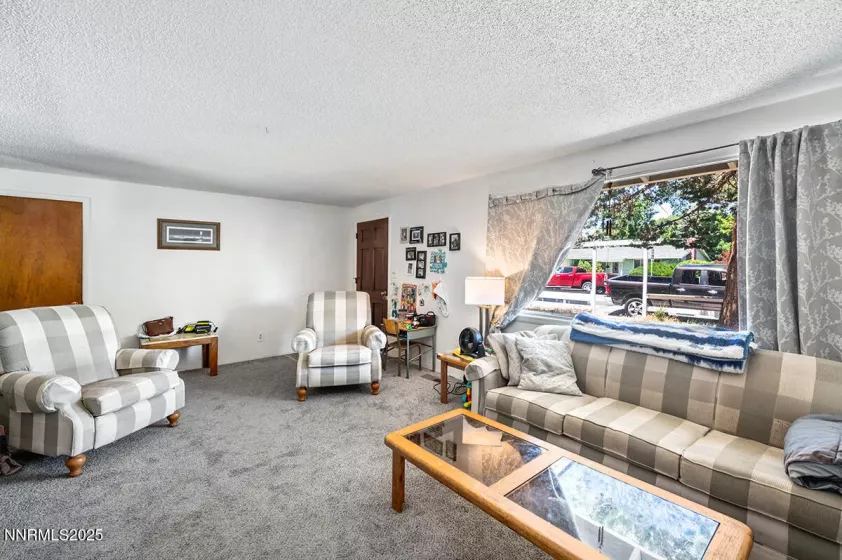 1009 Robinson, Carson City, Nevada 89701, 3 Bedrooms Bedrooms, ,2 BathroomsBathrooms,Residential,Residential,Robinson,250051418