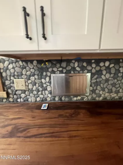 993 Side, Jarbidge, Nevada 89826, 2 Bedrooms Bedrooms, ,2 BathroomsBathrooms,Residential,Residential,Side,250051432