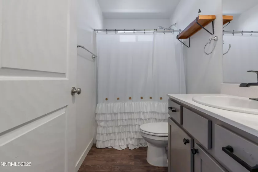 102 Halite, Dayton, Nevada 89403, 3 Bedrooms Bedrooms, ,2 BathroomsBathrooms,Residential,Residential,Halite,250051437