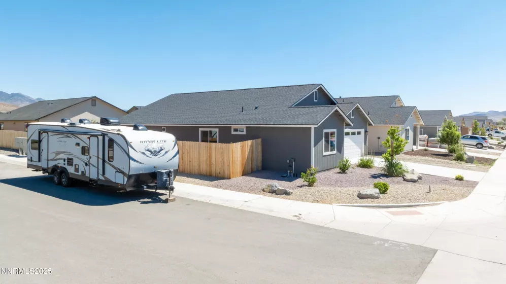 102 Halite, Dayton, Nevada 89403, 3 Bedrooms Bedrooms, ,2 BathroomsBathrooms,Residential,Residential,Halite,250051437