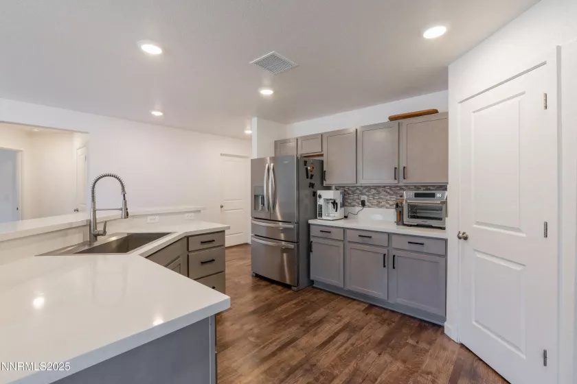 102 Halite, Dayton, Nevada 89403, 3 Bedrooms Bedrooms, ,2 BathroomsBathrooms,Residential,Residential,Halite,250051437