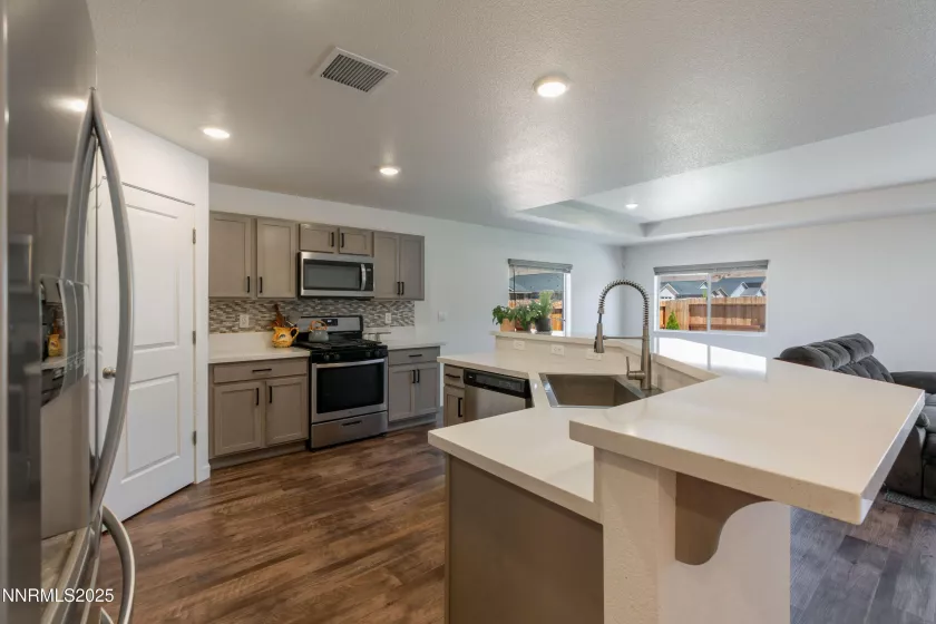 102 Halite, Dayton, Nevada 89403, 3 Bedrooms Bedrooms, ,2 BathroomsBathrooms,Residential,Residential,Halite,250051437