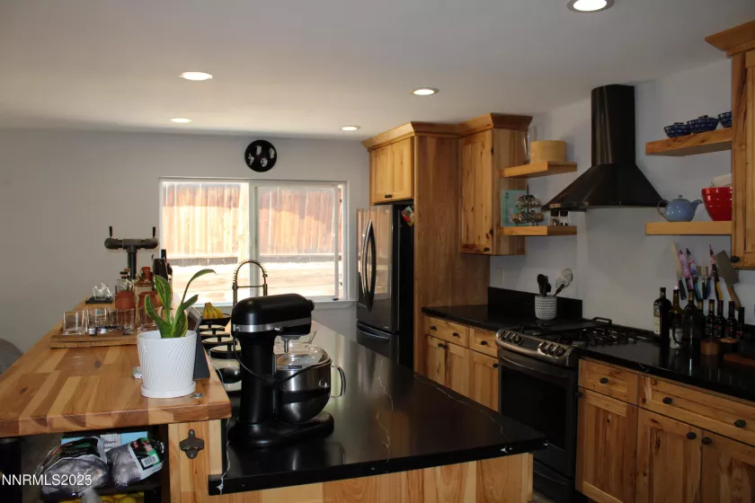 1535 Van Ness, Reno, Nevada 89503, 4 Bedrooms Bedrooms, ,2 BathroomsBathrooms,Residential,Residential,Van Ness,250051439