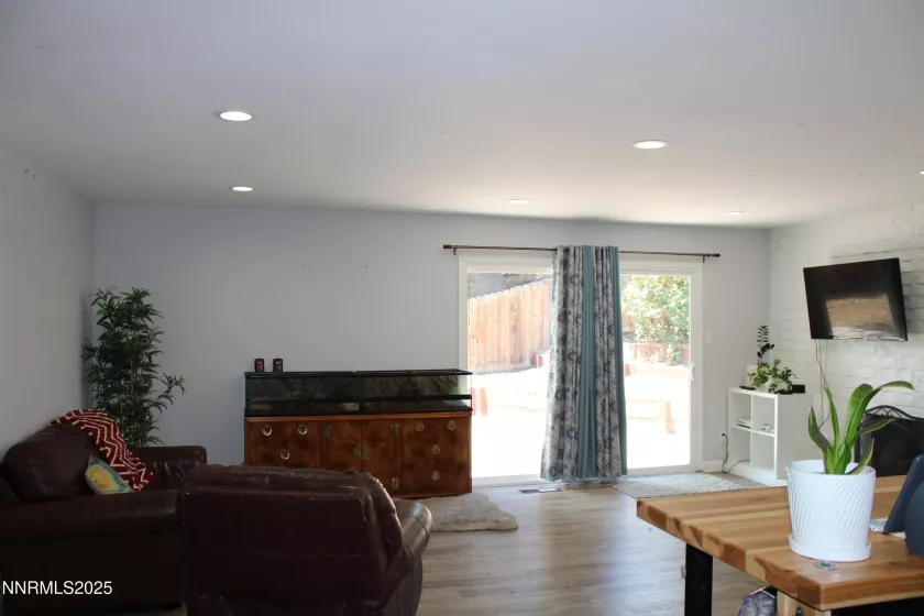 1535 Van Ness, Reno, Nevada 89503, 4 Bedrooms Bedrooms, ,2 BathroomsBathrooms,Residential,Residential,Van Ness,250051439