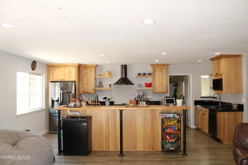 1535 Van Ness, Reno, Nevada 89503, 4 Bedrooms Bedrooms, ,2 BathroomsBathrooms,Residential,Residential,Van Ness,250051439
