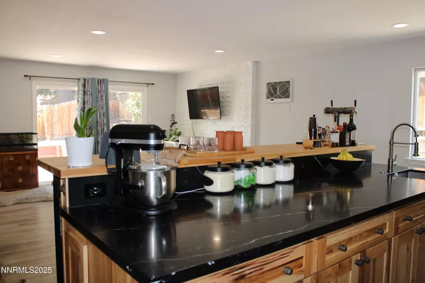 1535 Van Ness, Reno, Nevada 89503, 4 Bedrooms Bedrooms, ,2 BathroomsBathrooms,Residential,Residential,Van Ness,250051439