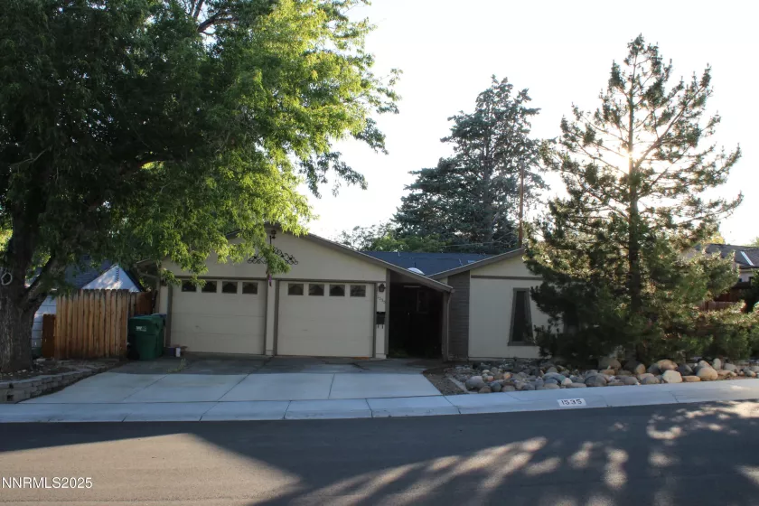 1535 Van Ness, Reno, Nevada 89503, 4 Bedrooms Bedrooms, ,2 BathroomsBathrooms,Residential,Residential,Van Ness,250051439