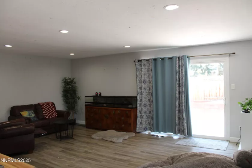 1535 Van Ness, Reno, Nevada 89503, 4 Bedrooms Bedrooms, ,2 BathroomsBathrooms,Residential,Residential,Van Ness,250051439