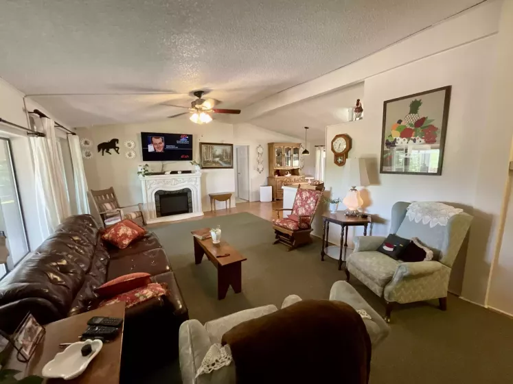 1 S Chardonnay Street, Reno, Nevada 89512, 3 Bedrooms Bedrooms, 12 Rooms Rooms,2 BathroomsBathrooms,Manufactured,Residential,S Chardonnay,250051444