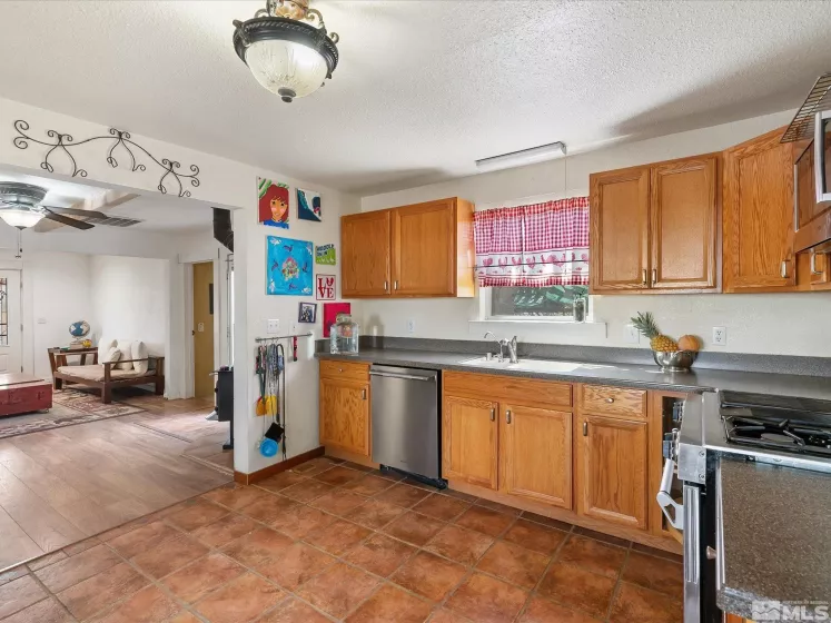 325 Stock, Fernley, Nevada 89408, 2 Bedrooms Bedrooms, ,1 BathroomBathrooms,Residential,Residential,Stock,250004798