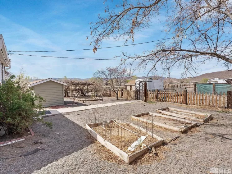 325 Stock, Fernley, Nevada 89408, 2 Bedrooms Bedrooms, ,1 BathroomBathrooms,Residential,Residential,Stock,250004798
