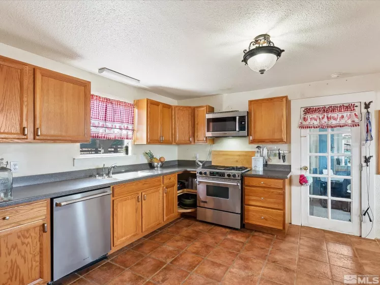 325 Stock, Fernley, Nevada 89408, 2 Bedrooms Bedrooms, ,1 BathroomBathrooms,Residential,Residential,Stock,250004798