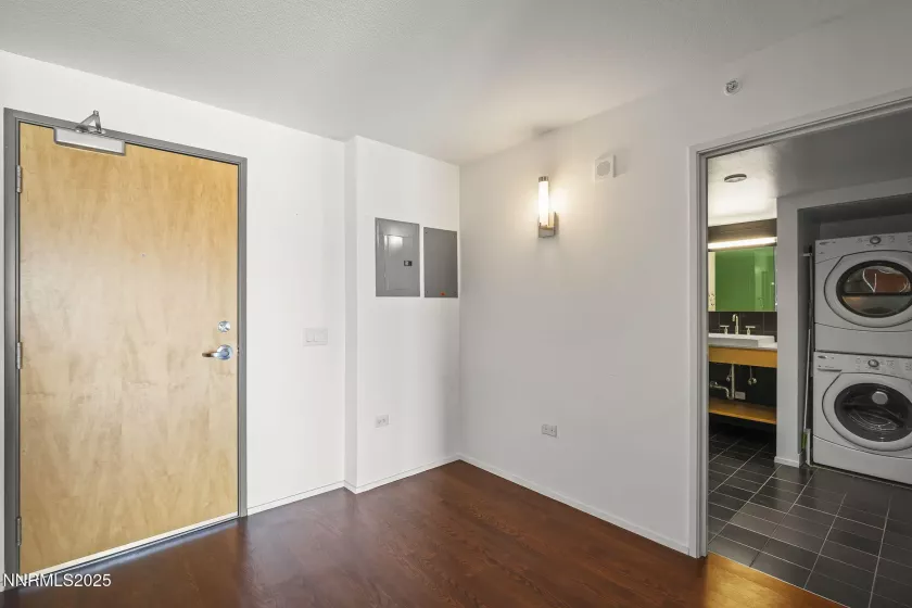 255 Sierra, Reno, Nevada 89501, ,1 BathroomBathrooms,Residential,Residential,Sierra,250051460