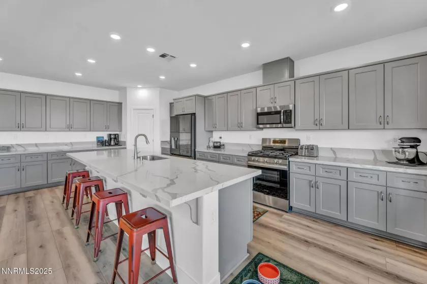 1250 Hubble, Carson City, Nevada 89705, 3 Bedrooms Bedrooms, ,4 BathroomsBathrooms,Residential,Residential,Hubble,250051475